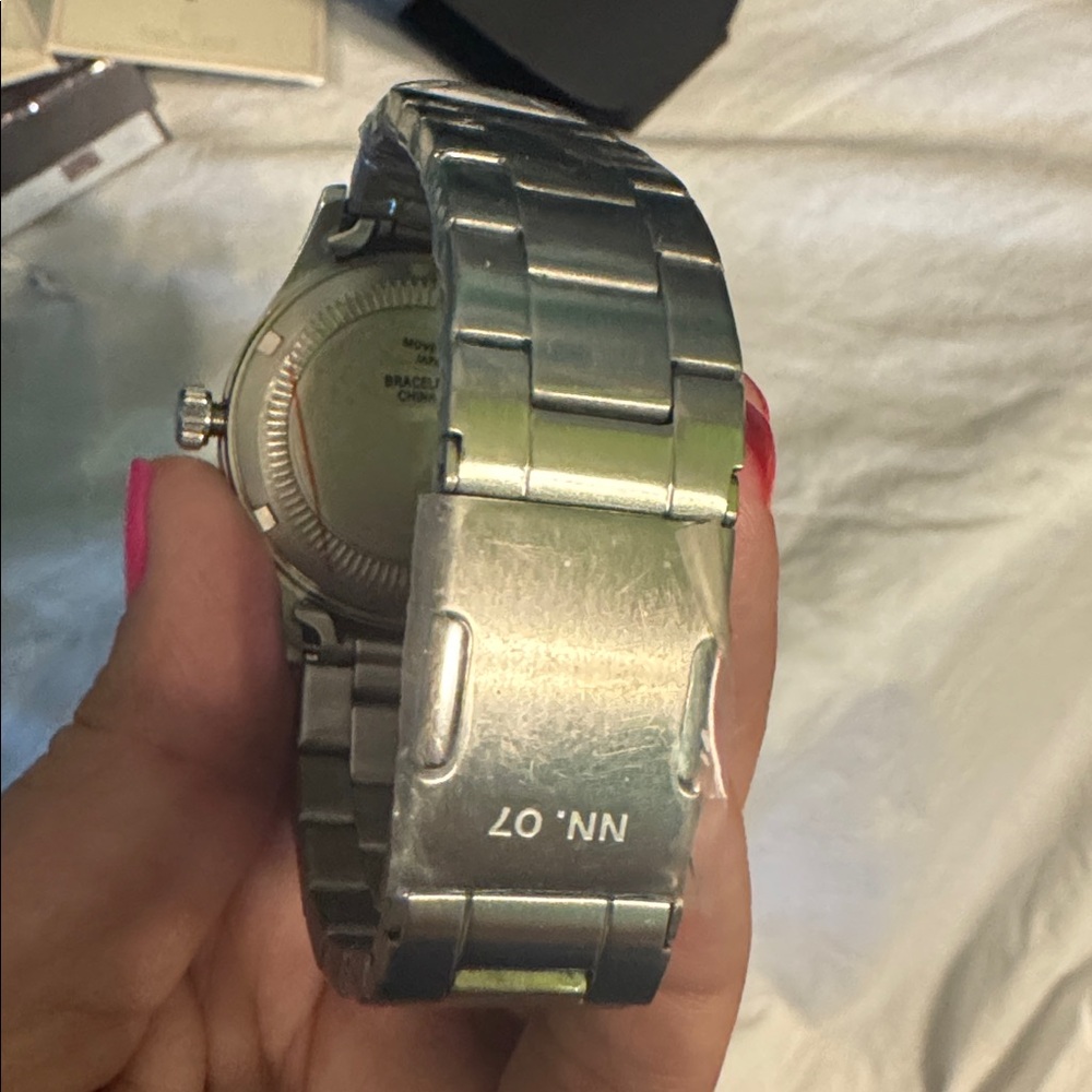 Timex Silver Watch with Blue Accents - Picture 4 of 5
